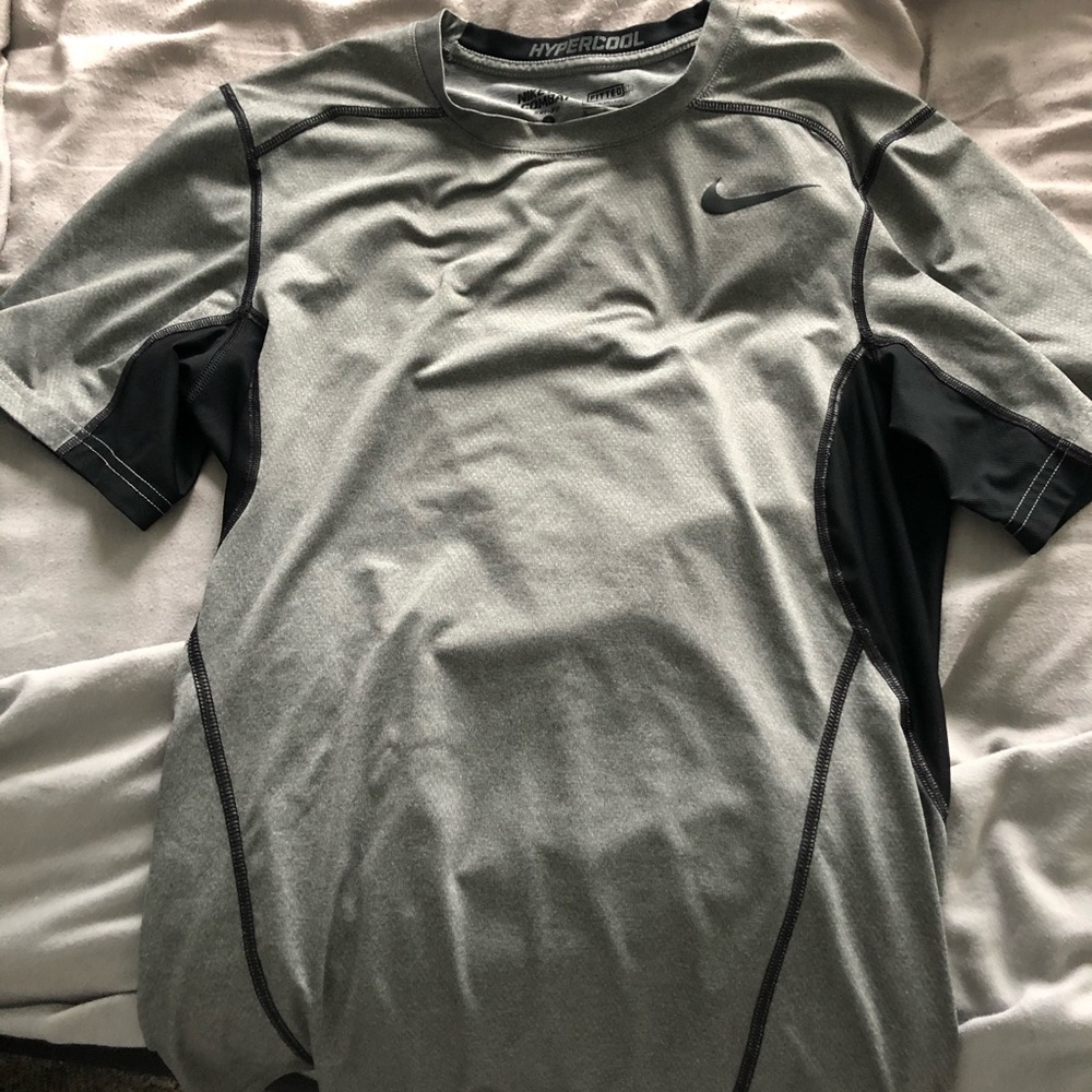 Nike hypercool shirt men’s small